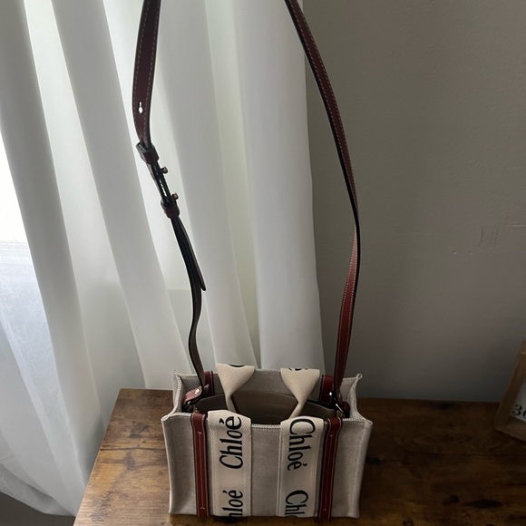 Like new Chloe small woody Tote - Picture 12 of 15